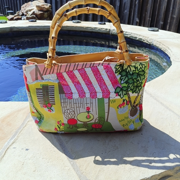 Braciano Red and Green Tote with Bamboo Handles - Picture 1 of 10
